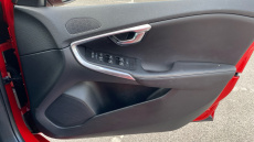 Volvo V40 T2 [122] R DESIGN Edition 5dr Petrol Hatchback
